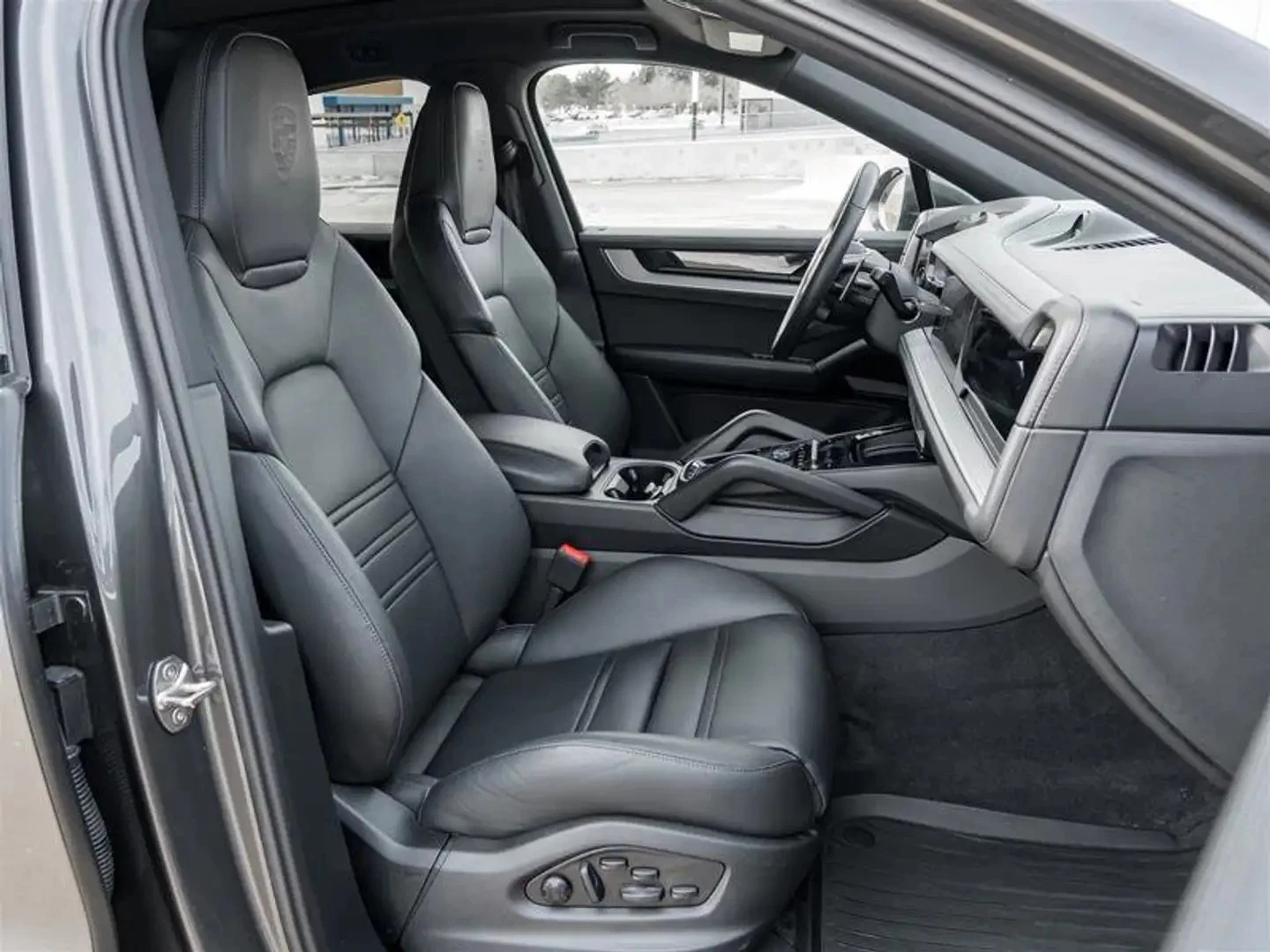 Porsche Cayenne Coupe Premium Pkg Plus* AвтоКредит * (ЦЕНА ДО БГ), снимка 15 - Автомобили и джипове - 54973467