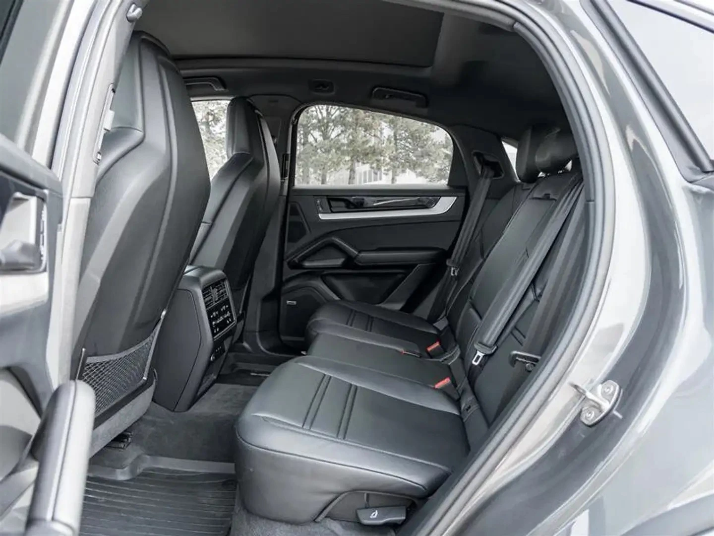 Porsche Cayenne Coupe Premium Pkg Plus* AвтоКредит * (ЦЕНА ДО БГ), снимка 16 - Автомобили и джипове - 54973467
