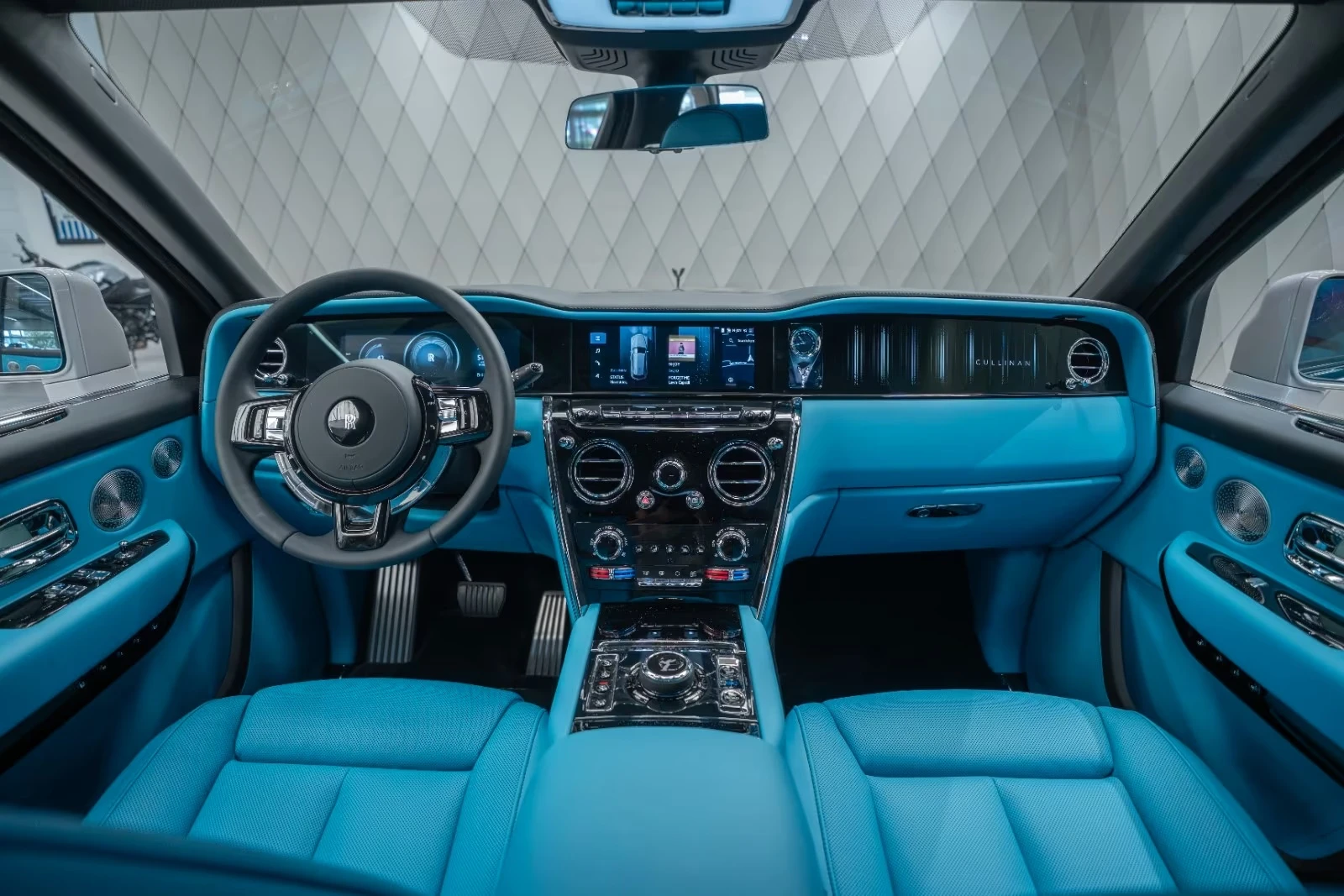 Rolls-Royce Cullinan MANSORY / V12 / BESPOKE / SHOOTING STAR / HEAD UP/ | Mobile.bg � ����������� 12
