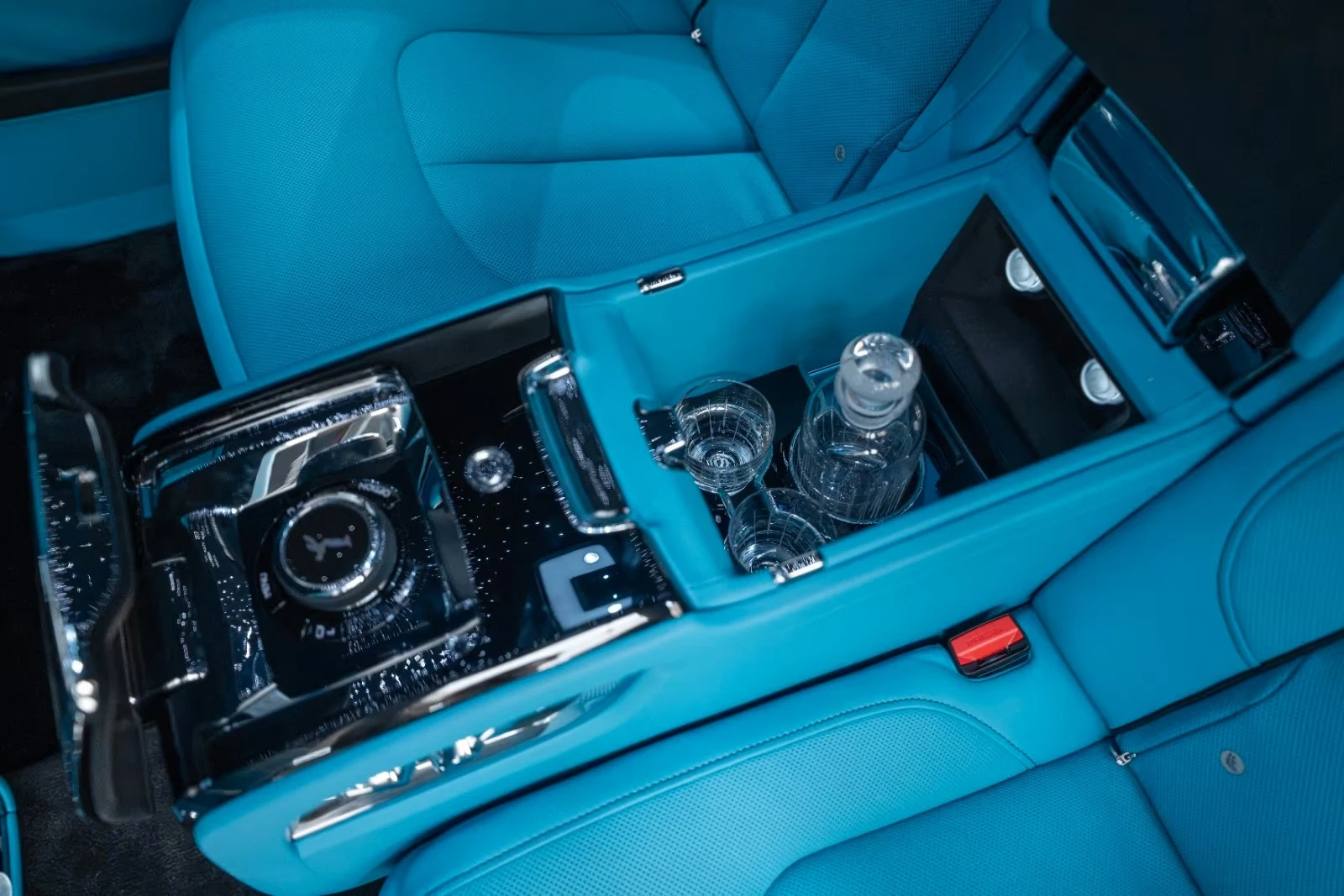 Rolls-Royce Cullinan MANSORY / V12 / BESPOKE / SHOOTING STAR / HEAD UP/ | Mobile.bg � ����������� 17