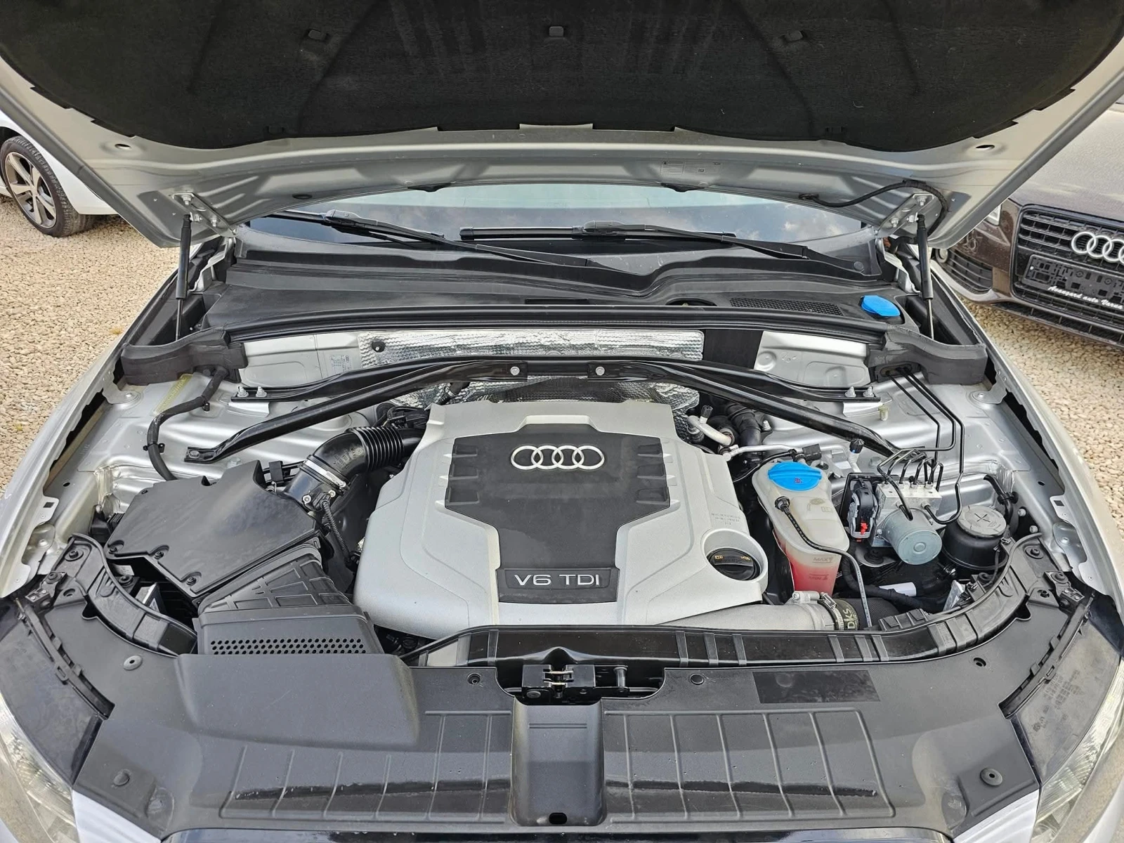 Audi Q5 3.0TDI, S-Line , снимка 15 - Автомобили и джипове - 55467942