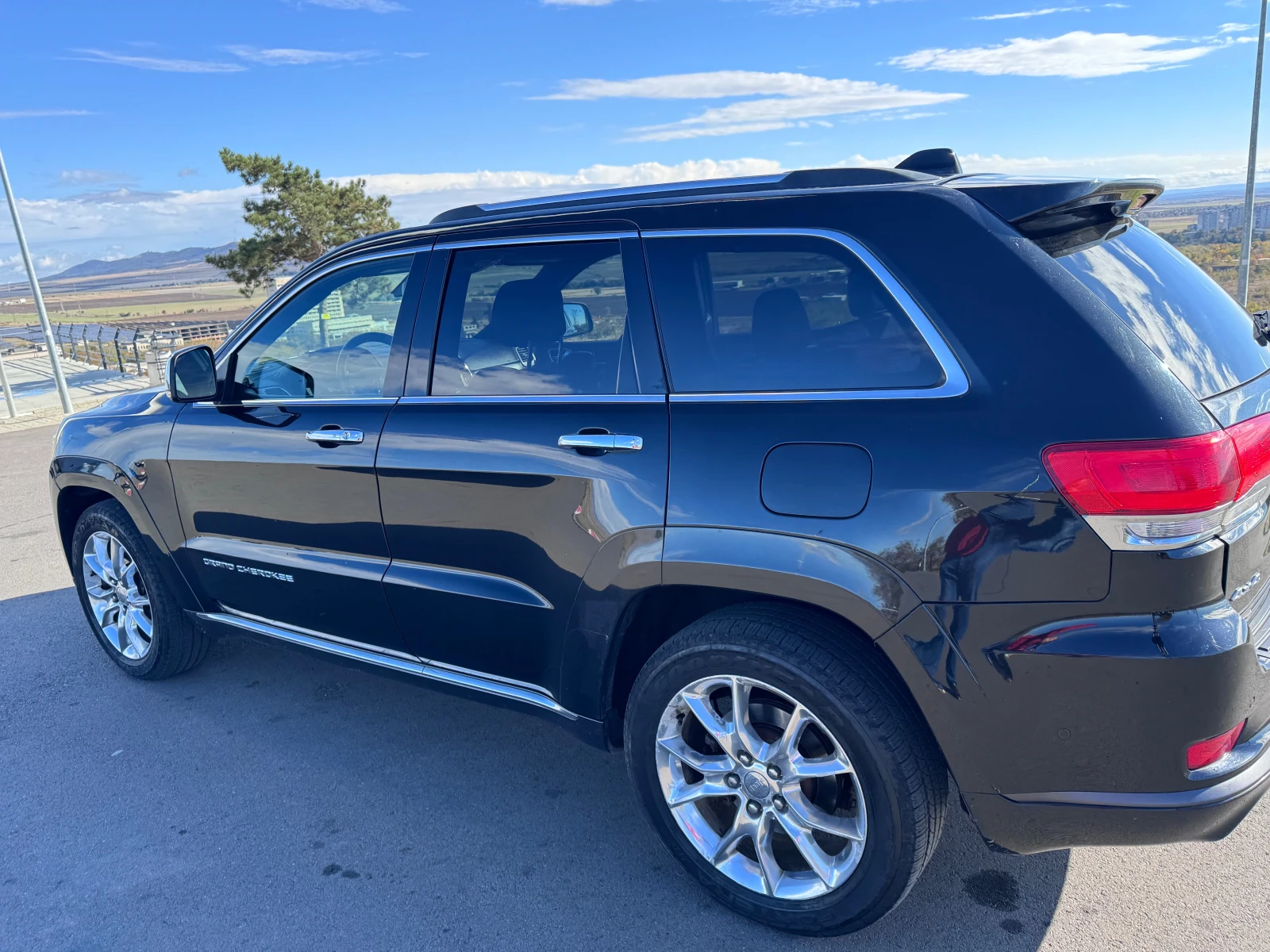 Jeep Grand cherokee 5.7 V8 HEMI, снимка 3 - Автомобили и джипове - 56626229