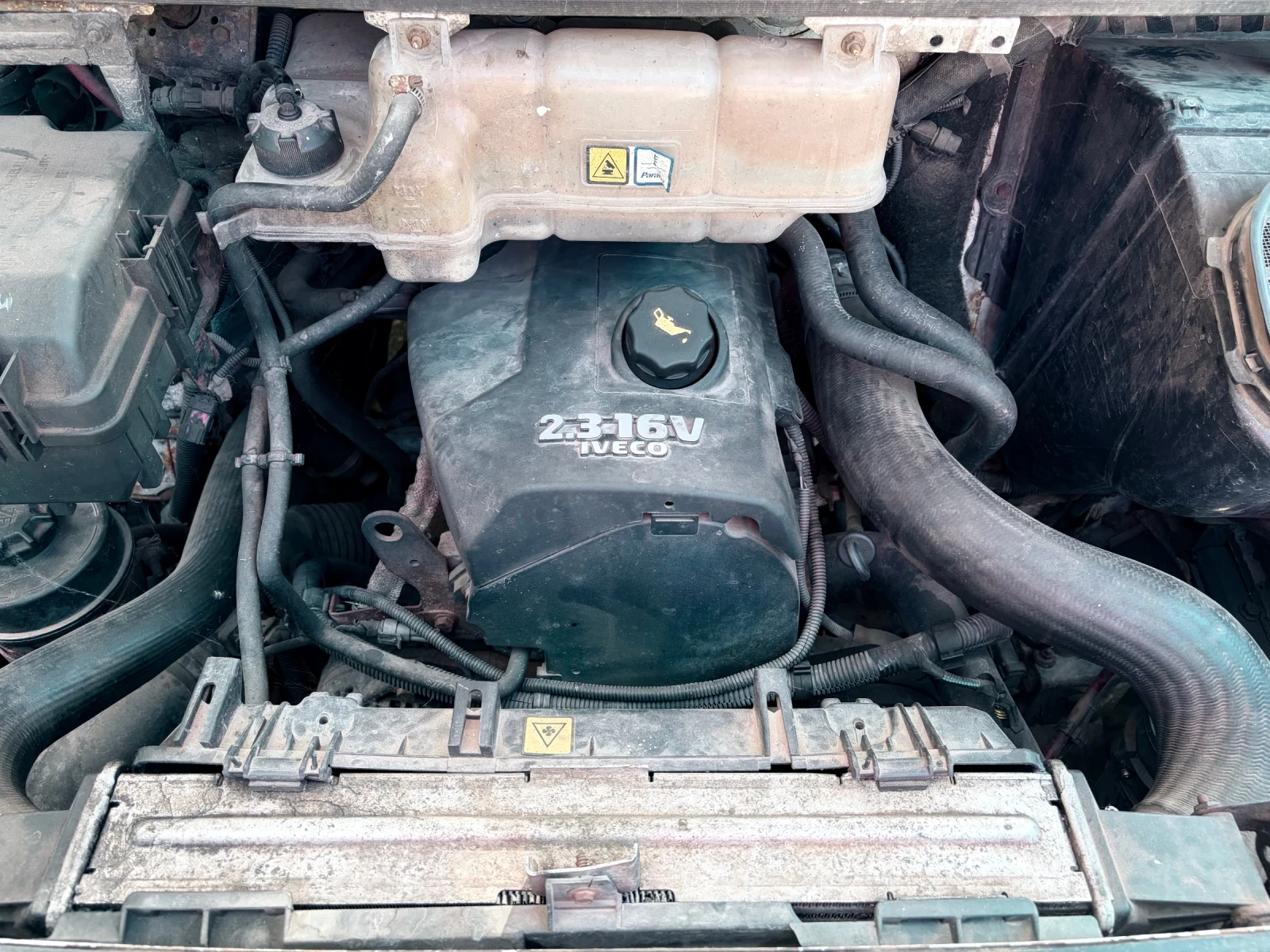 Iveco Daily 35S12, снимка 11 - Бусове и автобуси - 56171050