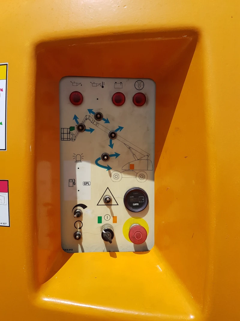 Автовишка Друга марка Haulotte H23 TPX 4х4, снимка 12 - Индустриална техника - 49708013