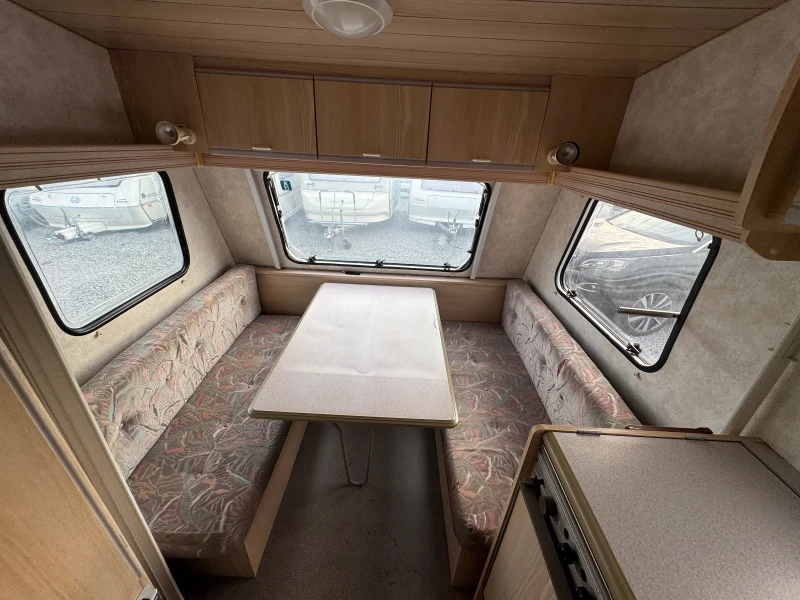 Каравана Beyerland 585кг, снимка 15 - Каравани и кемпери - 51721403