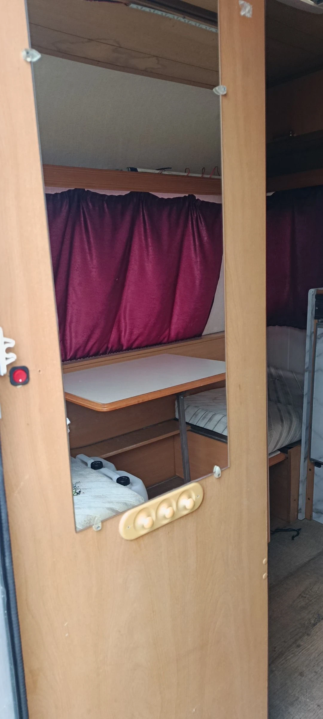 Каравана Caravelair, снимка 17 - Каравани и кемпери - 53968456