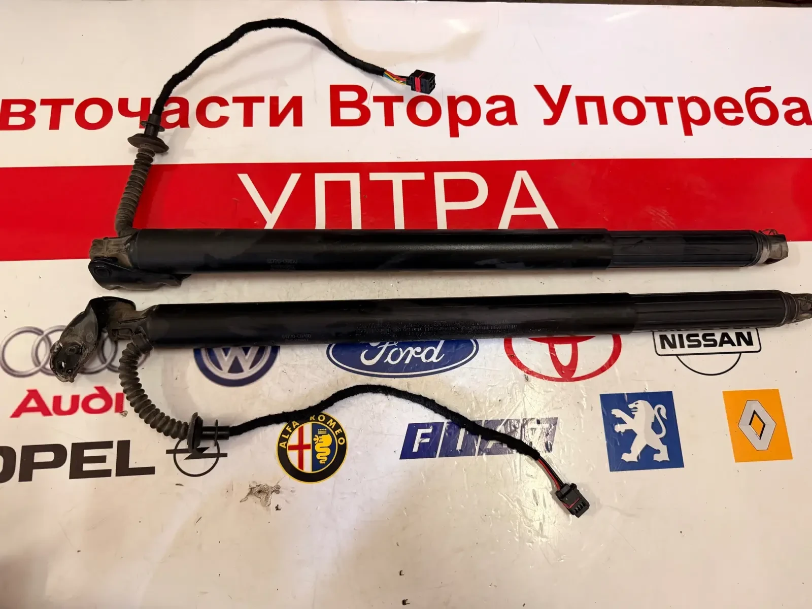 81770-D9100 Амортисьор ел.багажник KIA SPORTAGE 2017 81770-D9100, снимка 3 - Части - 54703859
