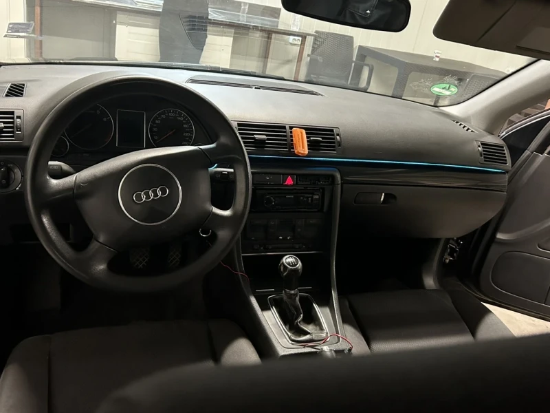 Audi A4 1.8T, снимка 6 - Автомобили и джипове - 47459088