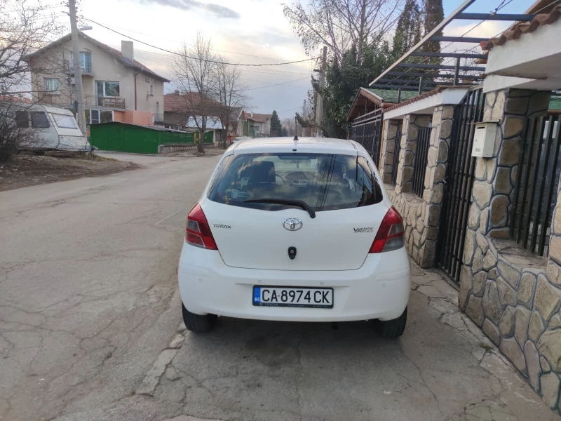 Toyota Yaris, снимка 3 - Автомобили и джипове - 48091439