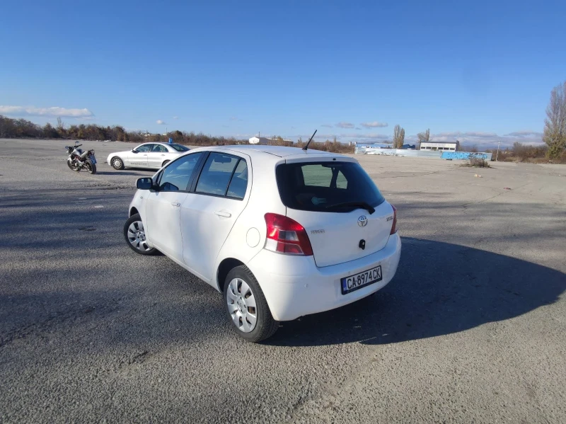 Toyota Yaris, снимка 3 - Автомобили и джипове - 48091439