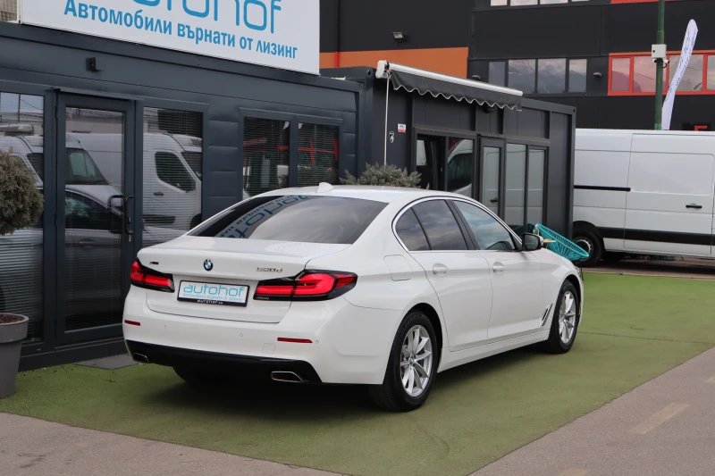 BMW 520 xDrive/2.0d/190k.c./8AT/Гаранция, снимка 3 - Автомобили и джипове - 48880207