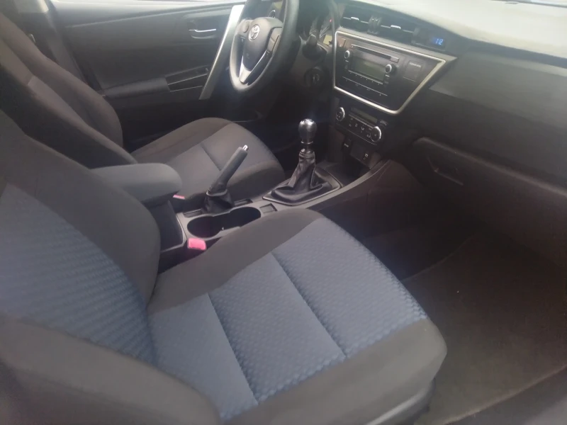 Toyota Auris 1.33, снимка 6 - Автомобили и джипове - 51266416