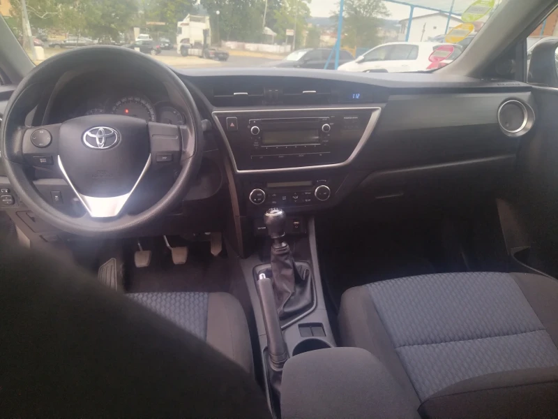 Toyota Auris 1.33, снимка 14 - Автомобили и джипове - 51266416
