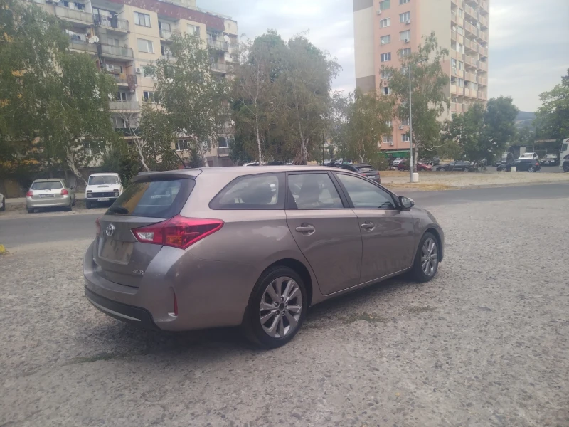 Toyota Auris 1.33, снимка 9 - Автомобили и джипове - 51266416