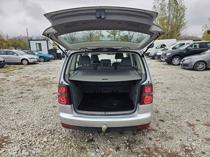 VW Touran 2.0 TDI, снимка 5 - Автомобили и джипове - 52427112