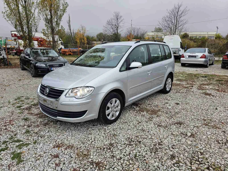 VW Touran 2.0 TDI, снимка 3 - Автомобили и джипове - 52427112