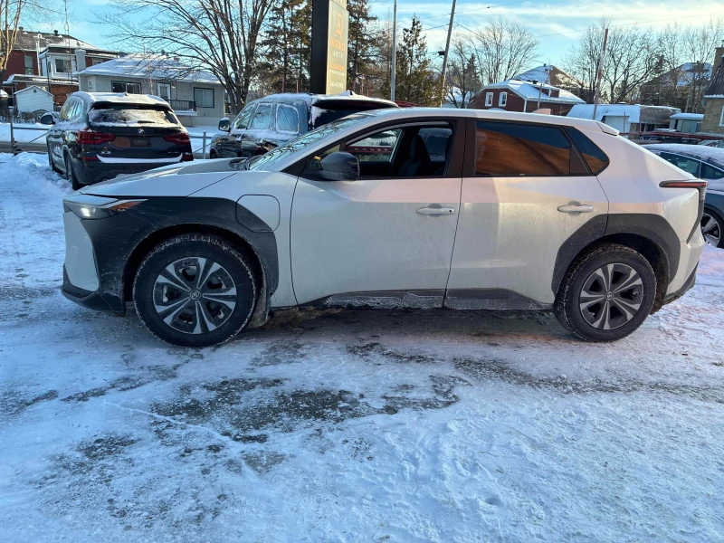 Toyota bZ4X LE FWD, снимка 2 - Автомобили и джипове - 53183211