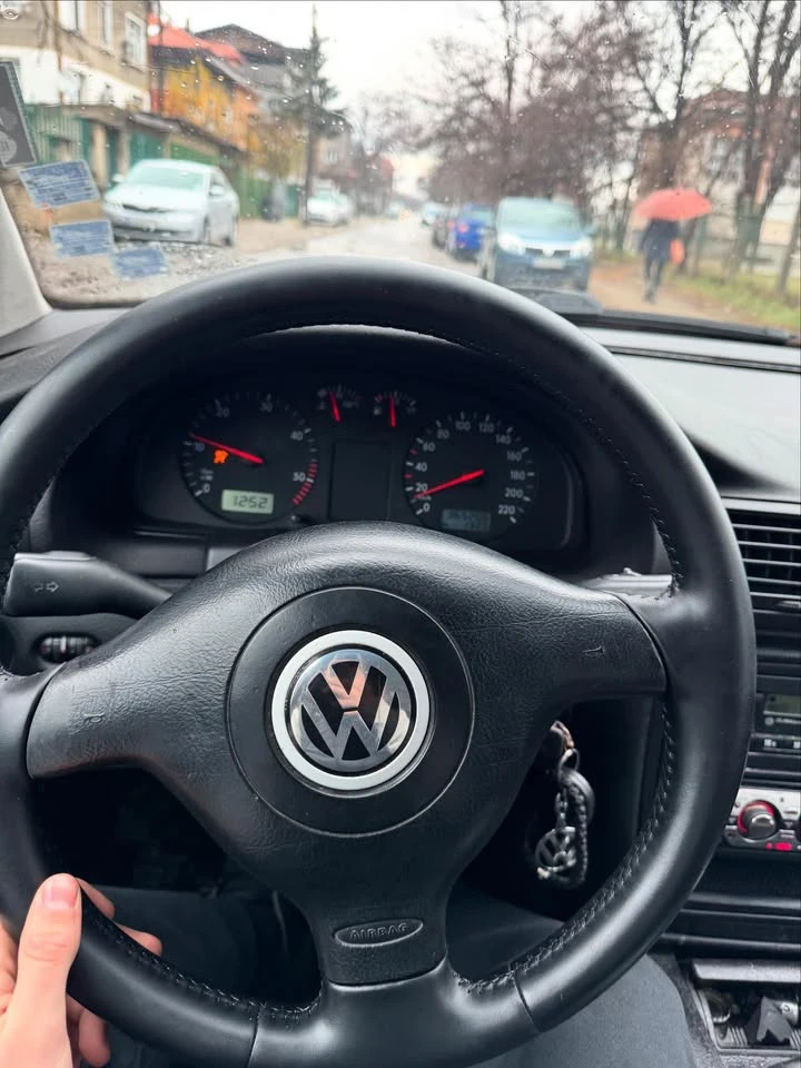 VW Passat, снимка 7 - Автомобили и джипове - 48430047