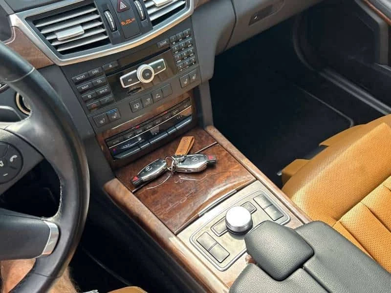 Mercedes-Benz E 500 * 550 * CARFAX * БЕЗ ПЪРВОНАЧАЛНА ВНОСКА, снимка 12 - Автомобили и джипове - 55413848
