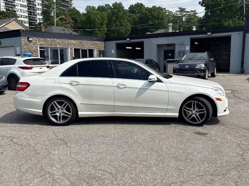 Mercedes-Benz E 500 * 550 * CARFAX * БЕЗ ПЪРВОНАЧАЛНА ВНОСКА, снимка 3 - Автомобили и джипове - 55413848