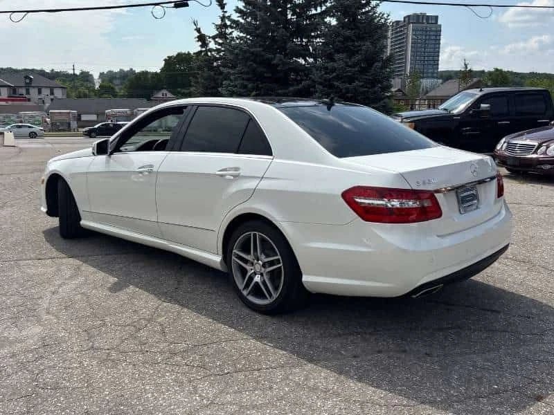 Mercedes-Benz E 500 * 550 * CARFAX * БЕЗ ПЪРВОНАЧАЛНА ВНОСКА, снимка 10 - Автомобили и джипове - 55413848