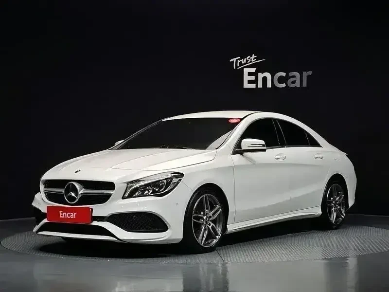 Mercedes-Benz CLA 220 C 117 AMG LINE