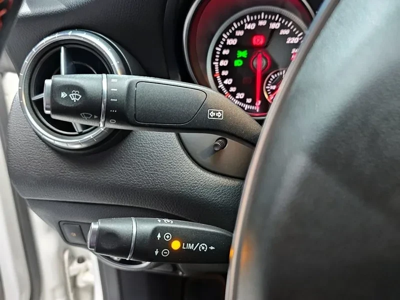 Mercedes-Benz CLA 220 C 117 AMG LINE, снимка 16 - Автомобили и джипове - 55651125