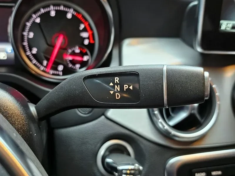 Mercedes-Benz CLA 220 C 117 AMG LINE, снимка 6 - Автомобили и джипове - 55651125