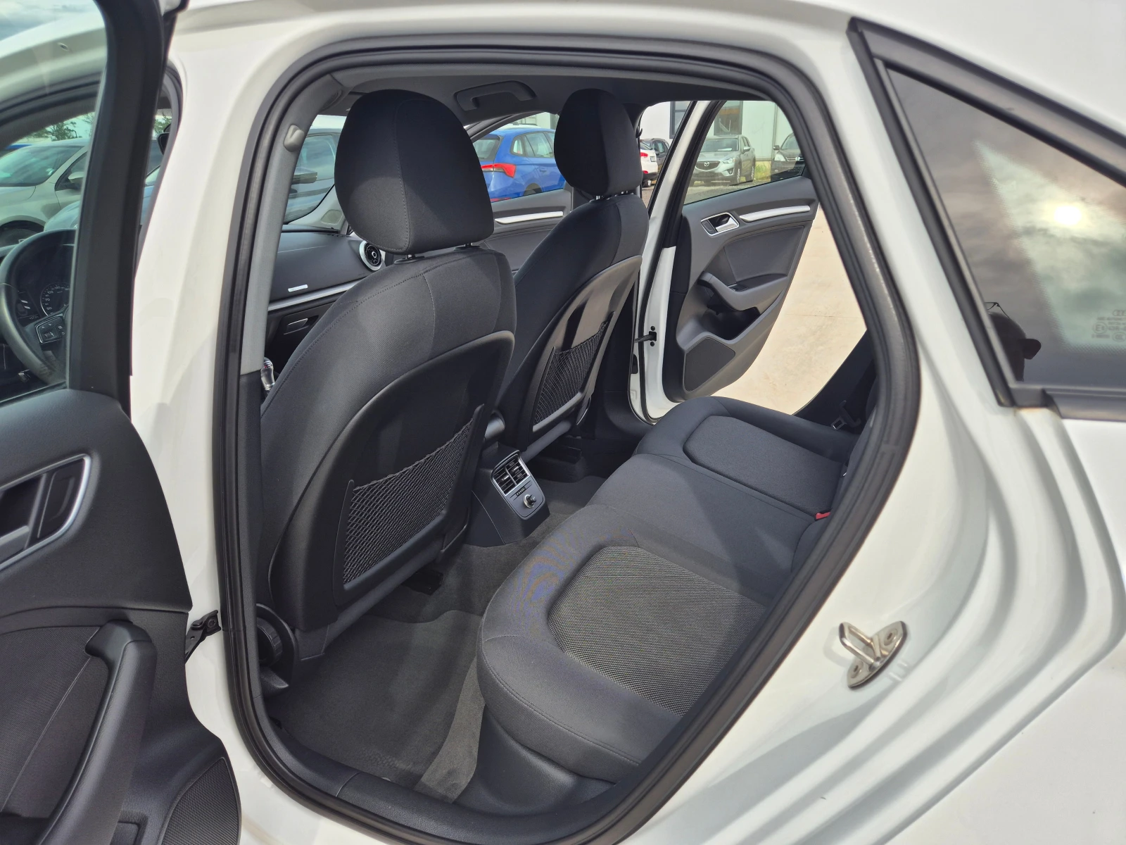 Audi A3  LIMOUSINE---30 TDI A/T | Mobile.bg   12