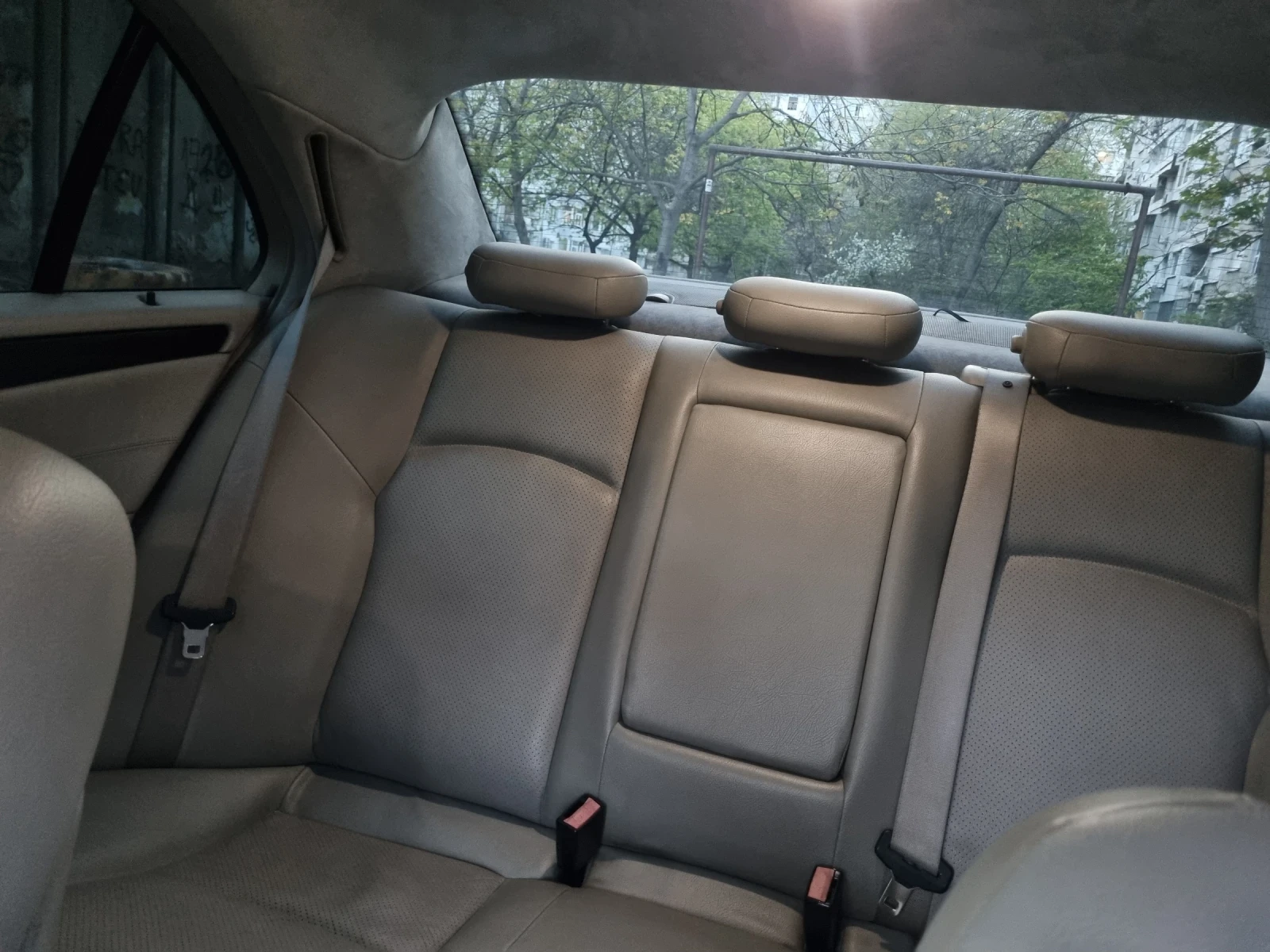 Mercedes-Benz C 220  - изображение 7