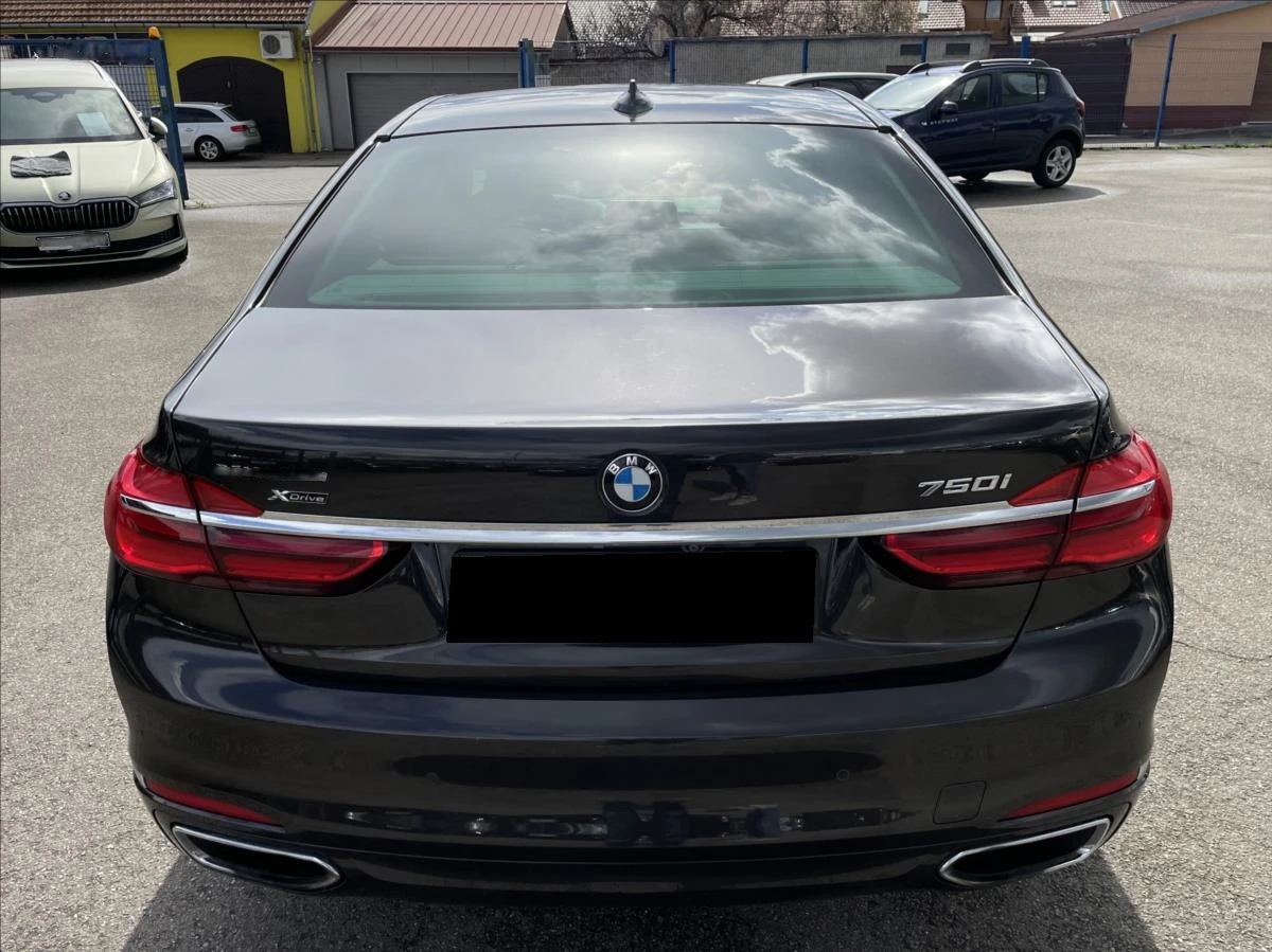 BMW 750 i xDrive - изображение 2