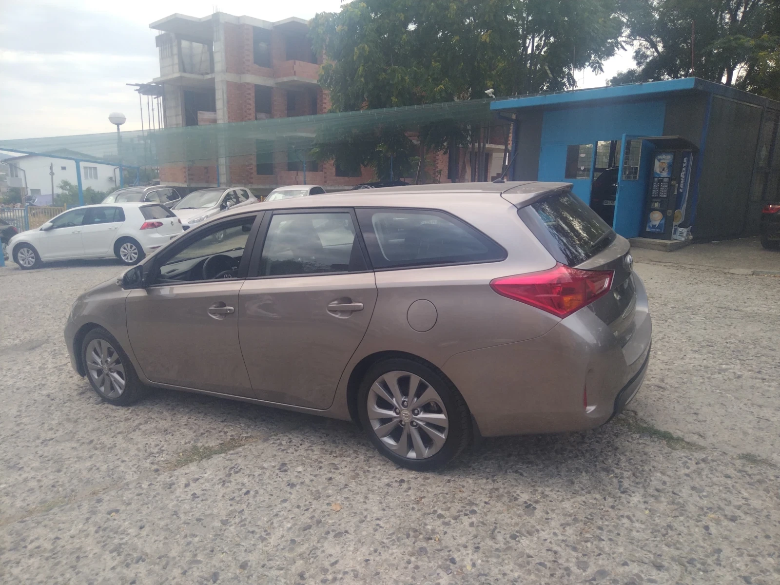 Toyota Auris 1.33 - изображение 5