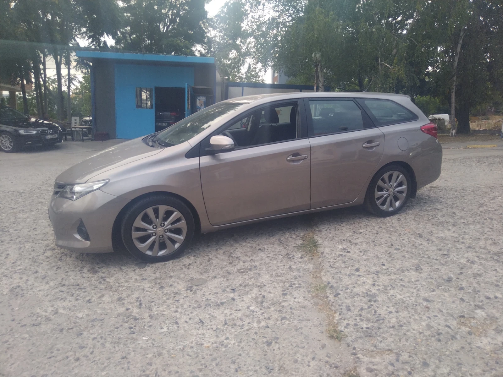Toyota Auris 1.33 - изображение 4
