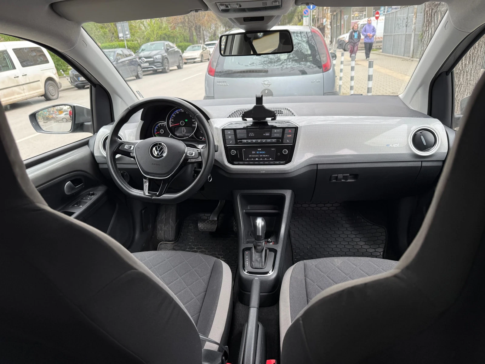 VW Up Голяма батерия 36.8 kw.h/ CCS - изображение 6