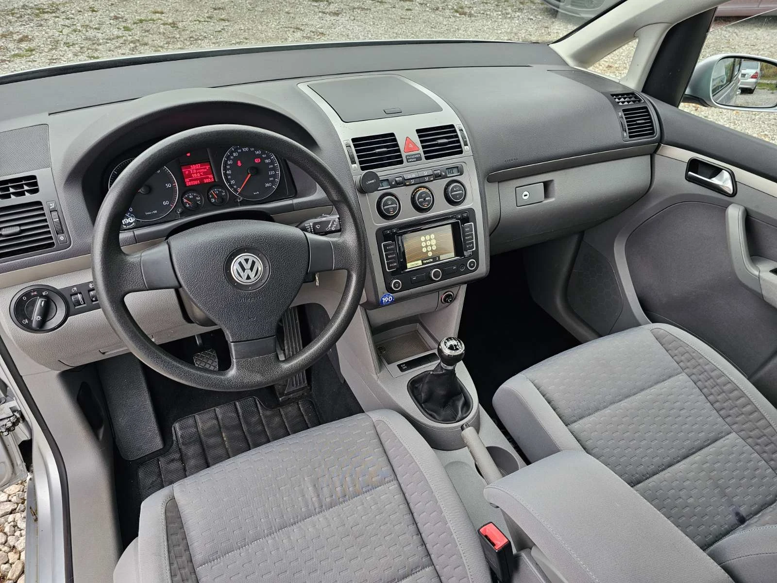 VW Touran 2.0 TDI - изображение 7