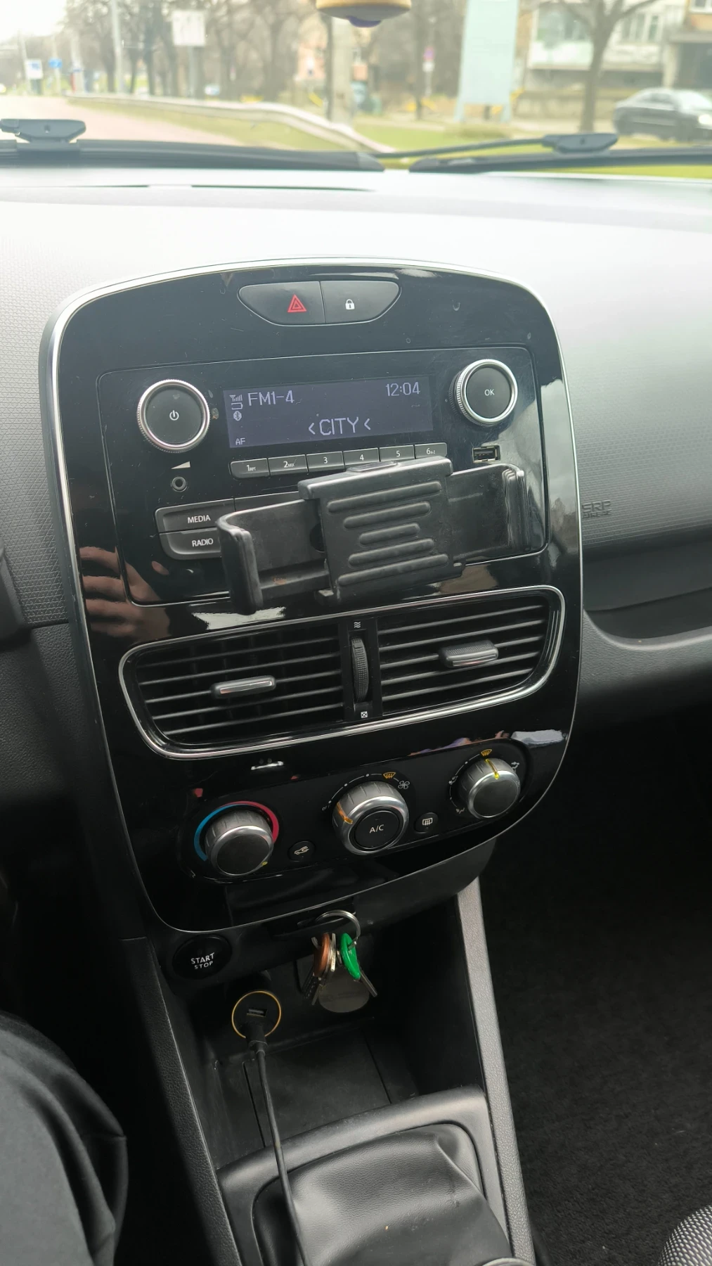 Renault Clio 1.2 75кс  Gaz - изображение 7