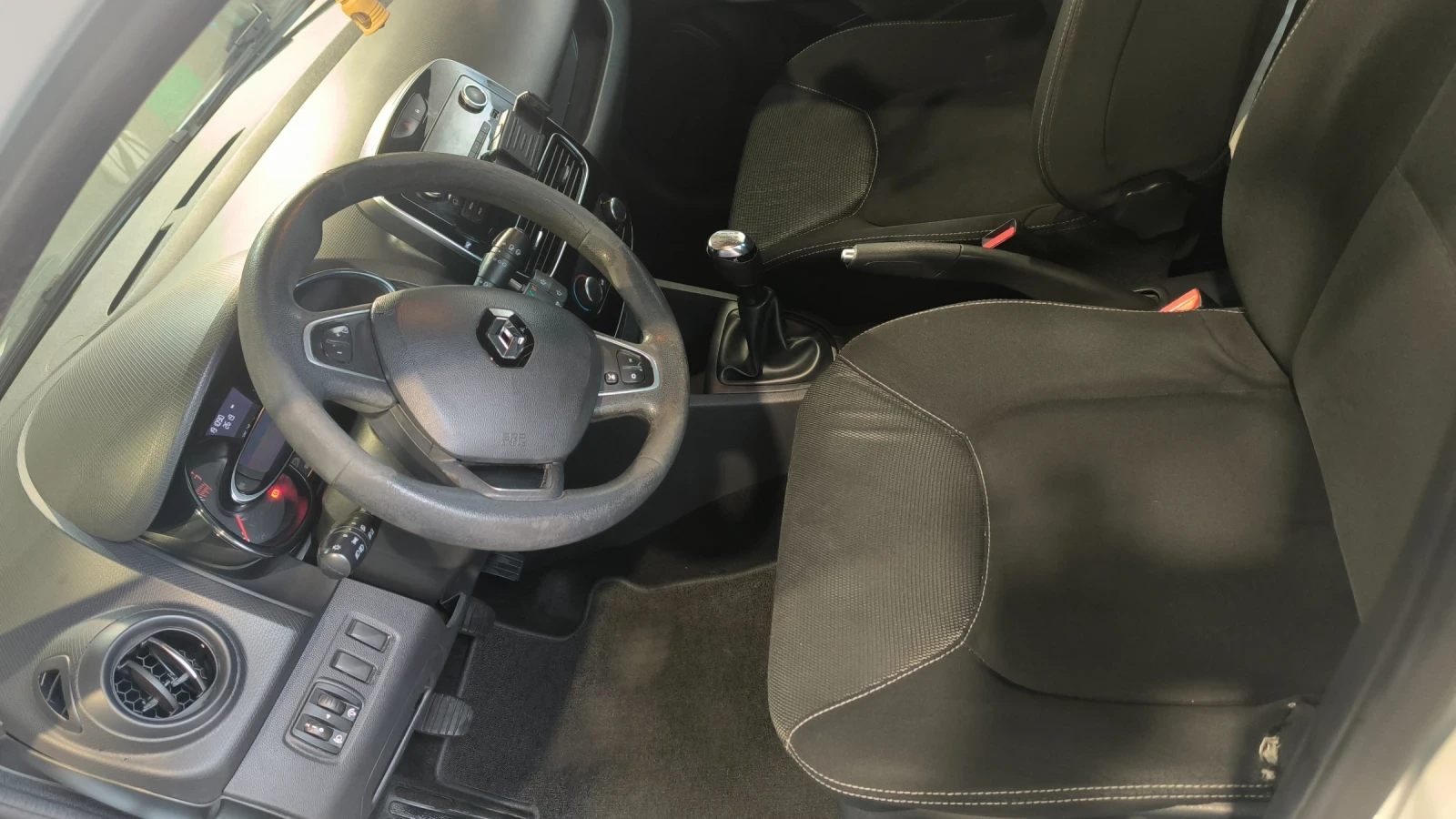 Renault Clio 1.2 75кс  Gaz - изображение 9