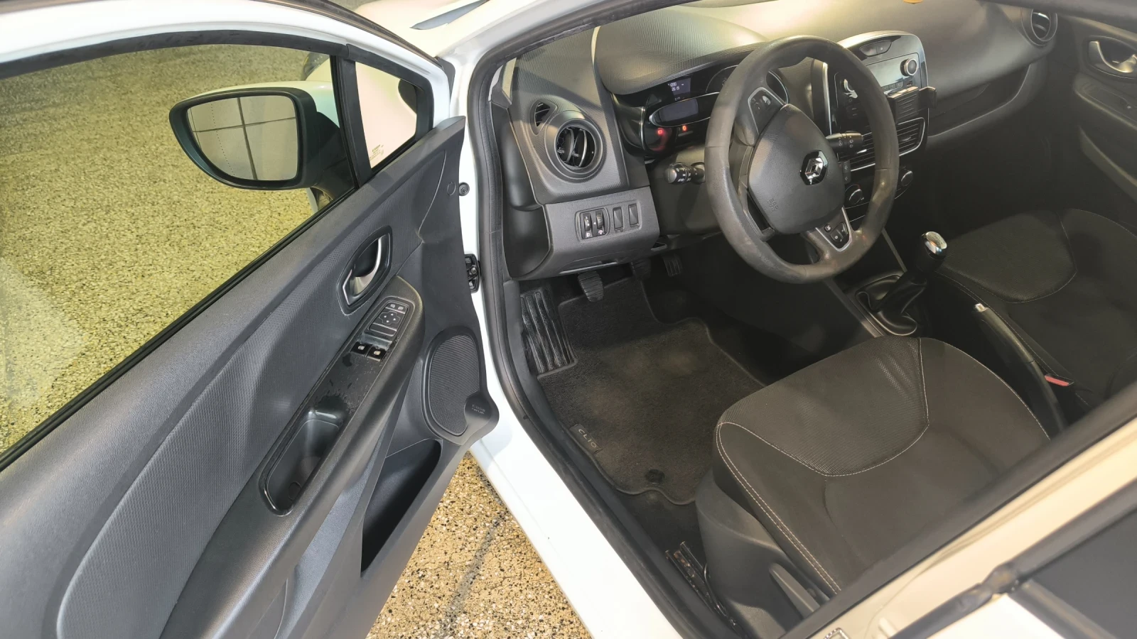 Renault Clio 1.2 75кс  Gaz - изображение 8