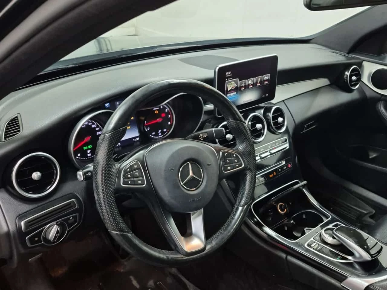 Mercedes-Benz C 300 * CARFAX * ПАНОРАМА* БЕЗ ПЪРВОНАЧАЛНА ВНОСКА - изображение 10