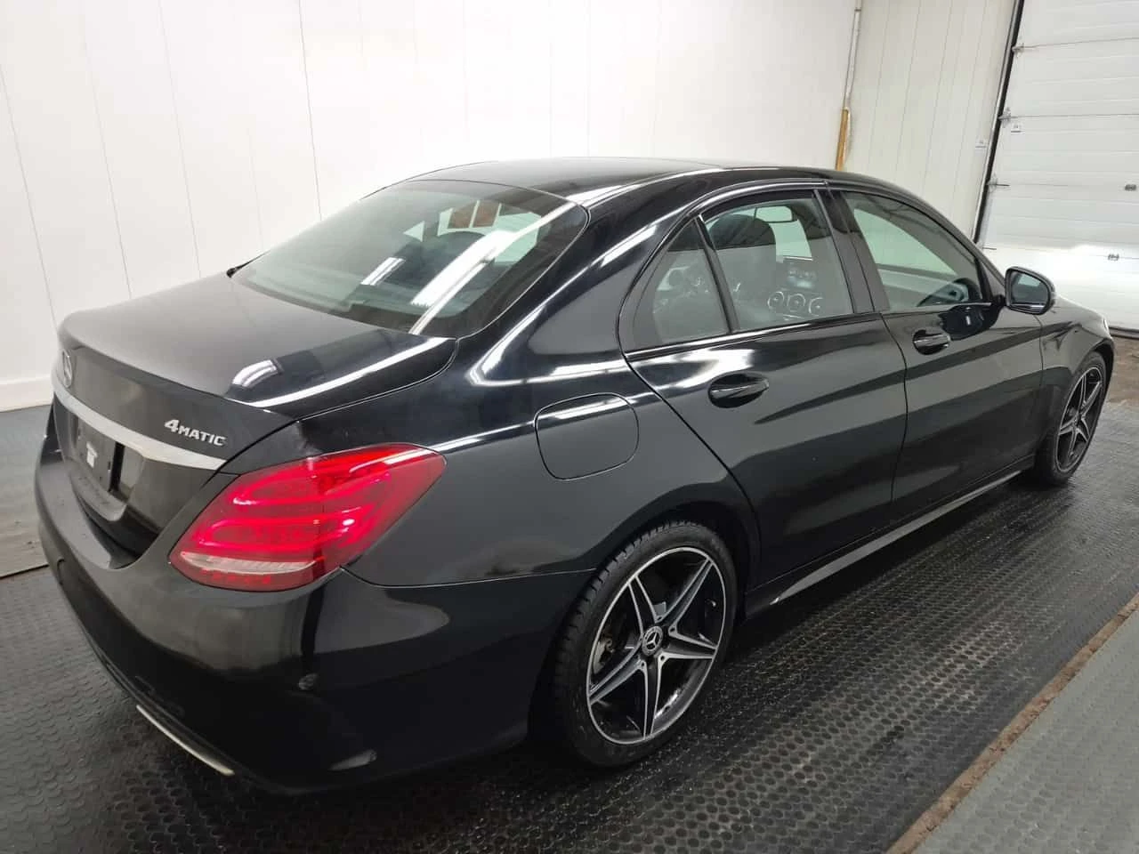 Mercedes-Benz C 300 * CARFAX * ПАНОРАМА* БЕЗ ПЪРВОНАЧАЛНА ВНОСКА - изображение 3