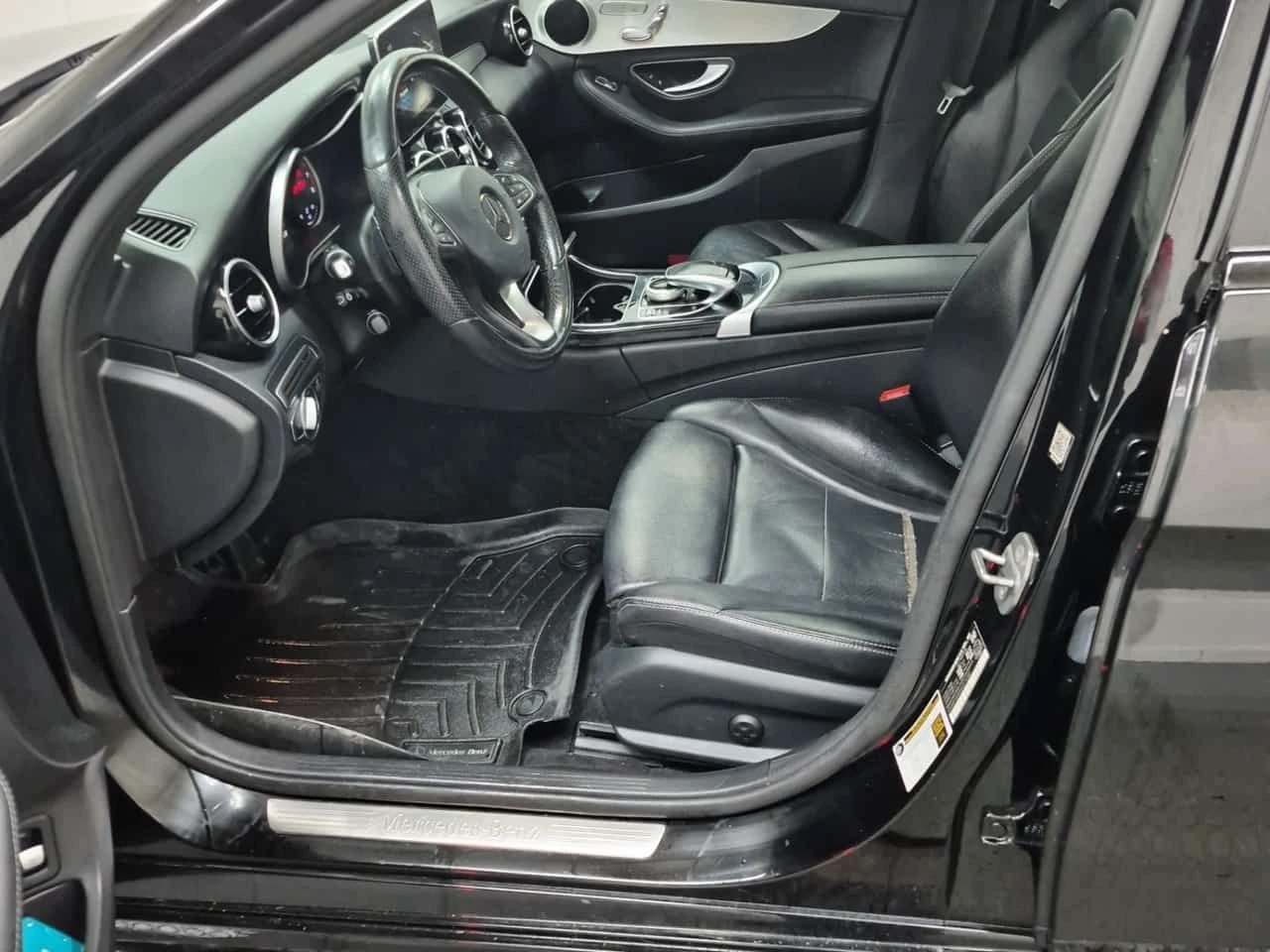 Mercedes-Benz C 300 * CARFAX * ПАНОРАМА* БЕЗ ПЪРВОНАЧАЛНА ВНОСКА - изображение 5