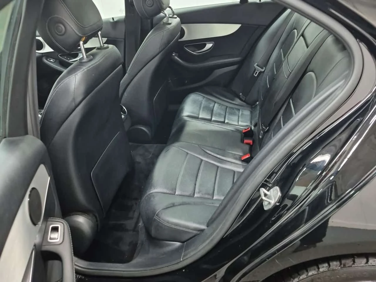 Mercedes-Benz C 300 * CARFAX * ПАНОРАМА* БЕЗ ПЪРВОНАЧАЛНА ВНОСКА, снимка 13 - Автомобили и джипове - 53706969