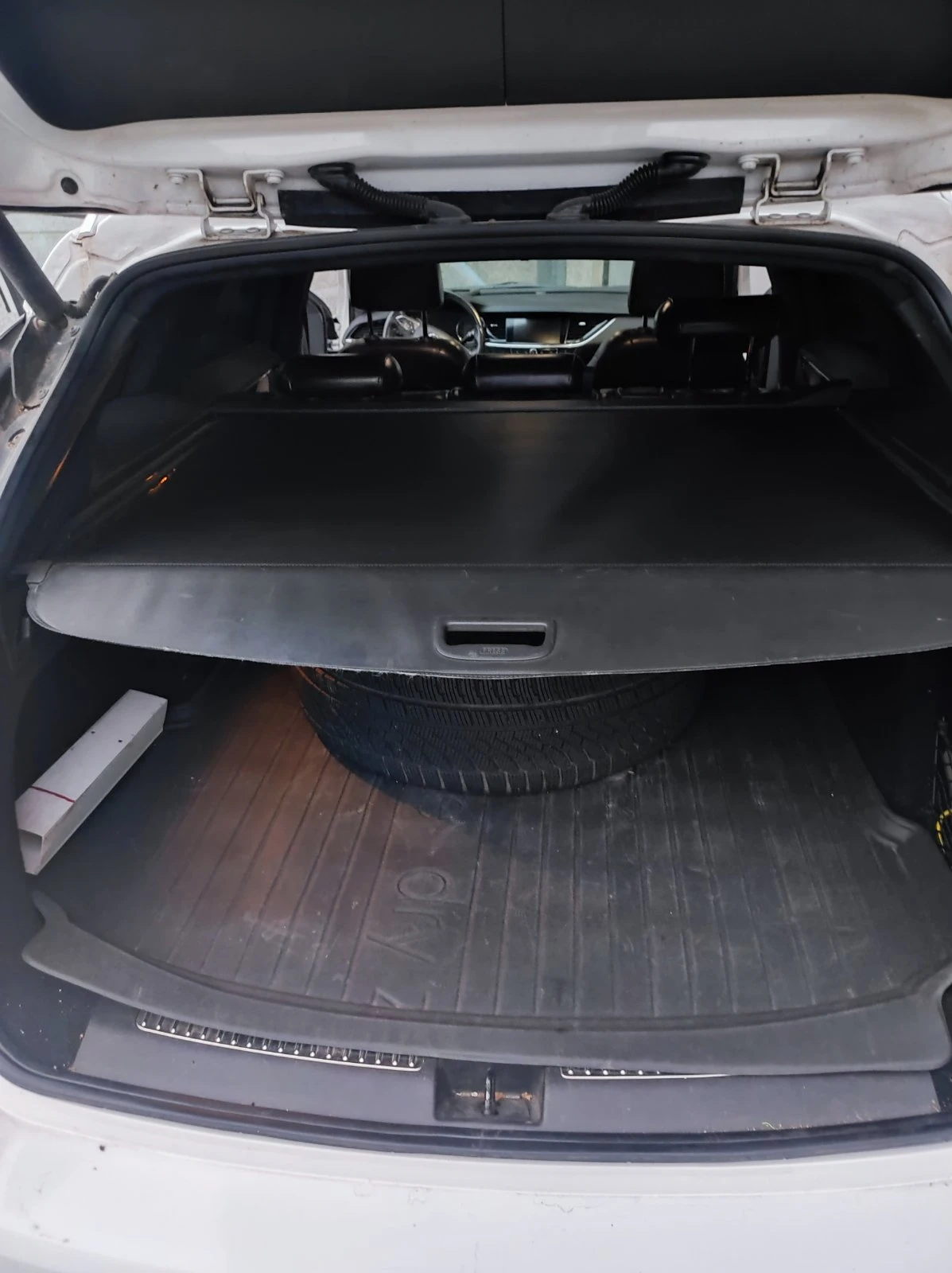 Opel Insignia, снимка 15 - Автомобили и джипове - 53735291