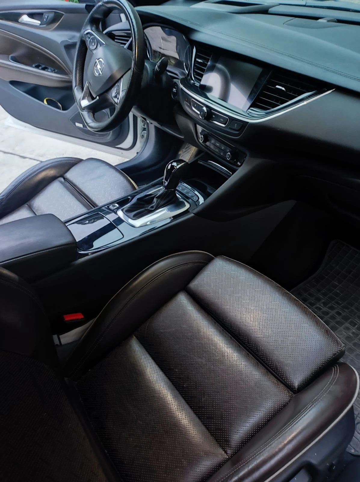 Opel Insignia, снимка 7 - Автомобили и джипове - 53735291