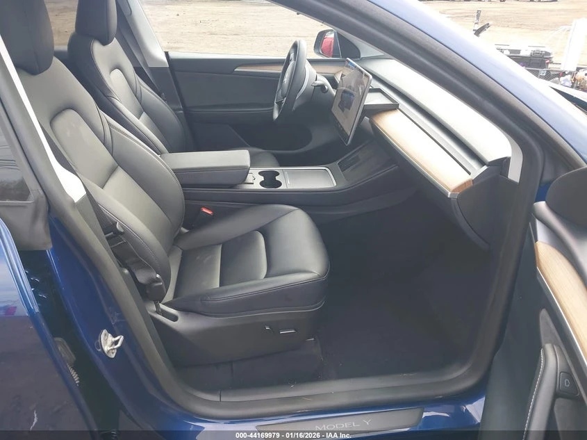 Tesla Model Y Awd/Long Range Dual Motor All-Wheel Drive, снимка 5 - Автомобили и джипове - 53817011