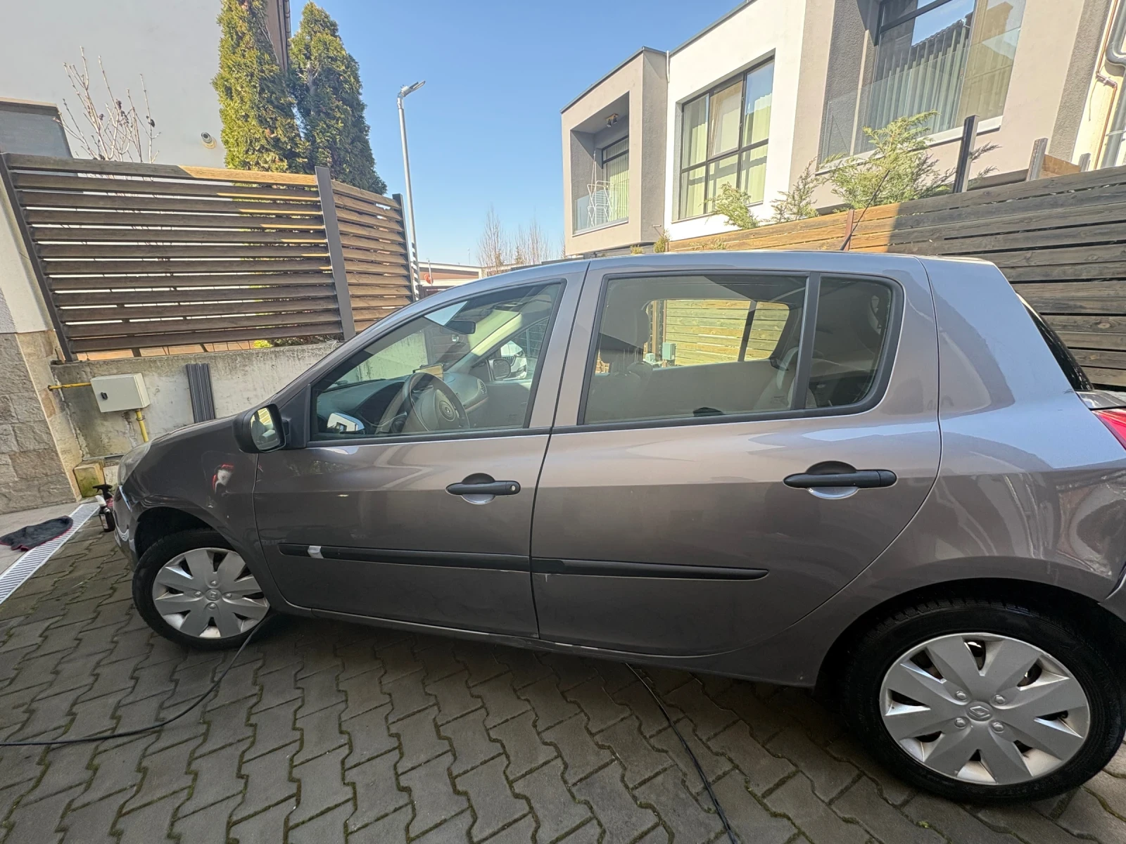 Renault Clio 1.5 dci, снимка 3 - Автомобили и джипове - 53891006