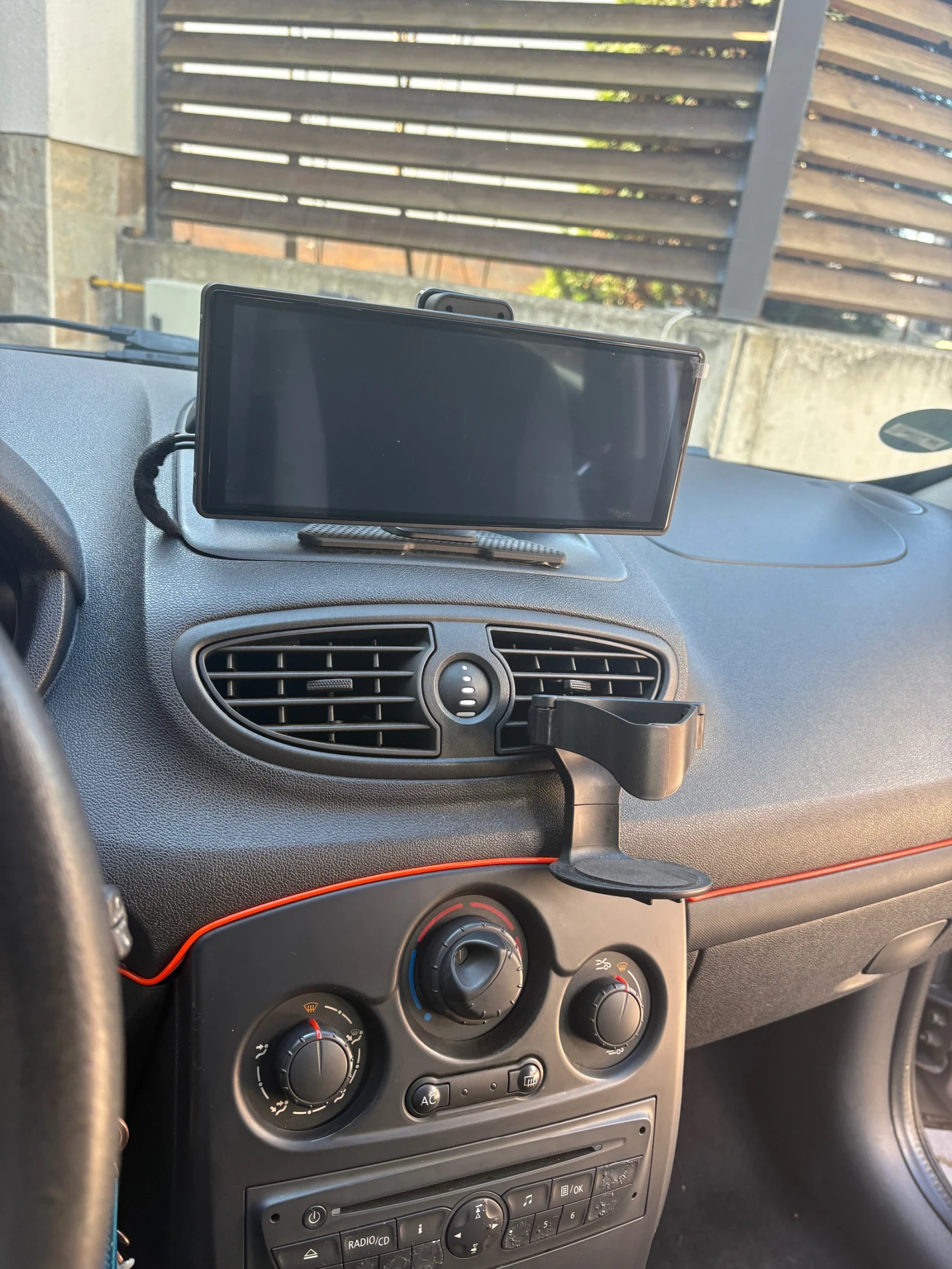 Renault Clio 1.5 dci, снимка 11 - Автомобили и джипове - 53891006