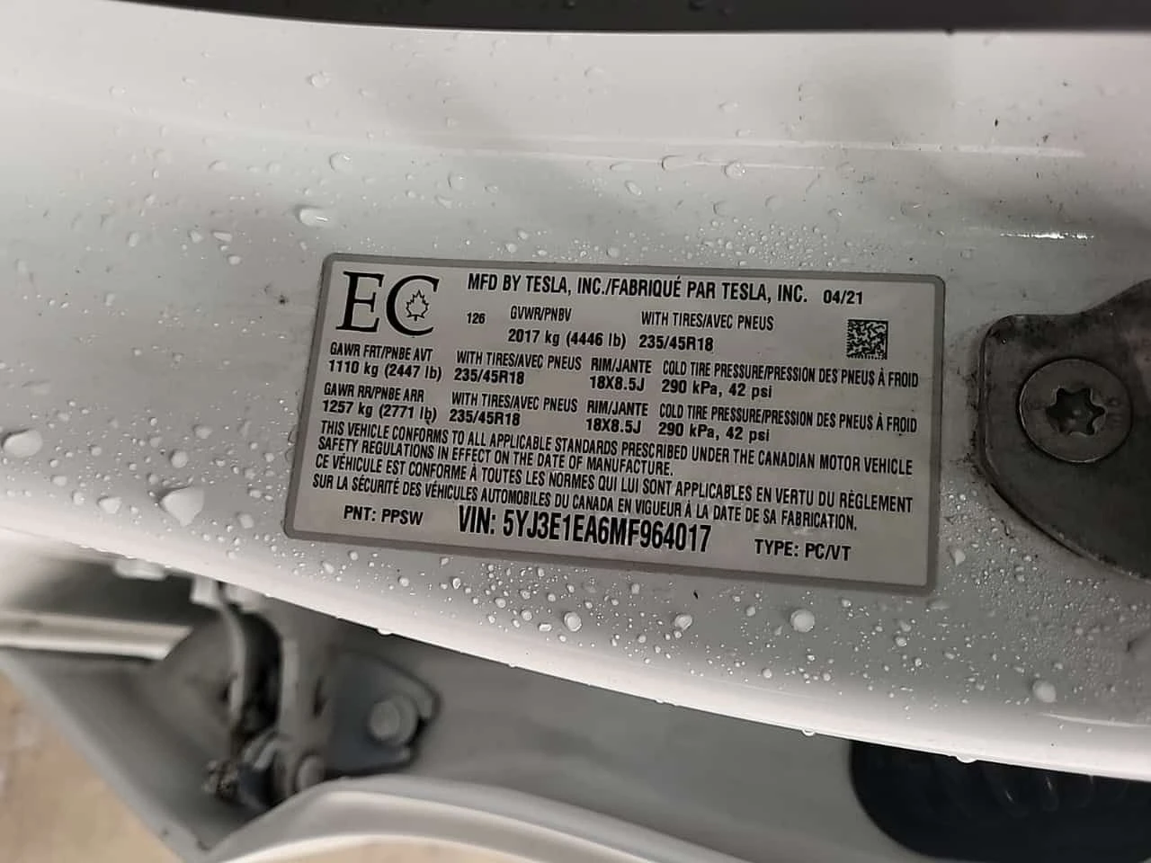 Tesla Model 3 STANDARD RANGE PLUS| 2 КЛЮЧА| CARFAX , снимка 16 - Автомобили и джипове - 54113362