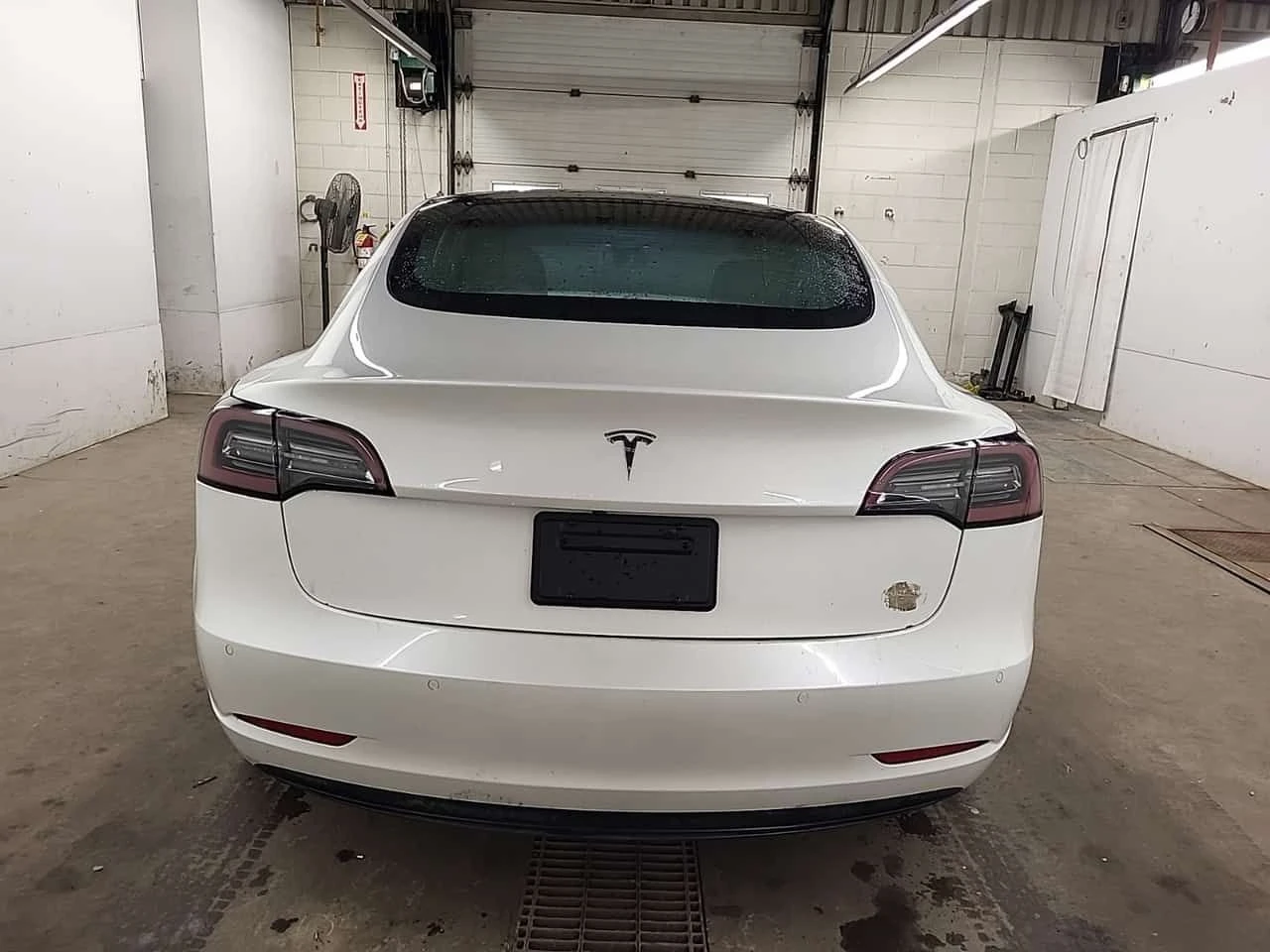 Tesla Model 3 STANDARD RANGE PLUS| 2 КЛЮЧА| CARFAX , снимка 5 - Автомобили и джипове - 54113362