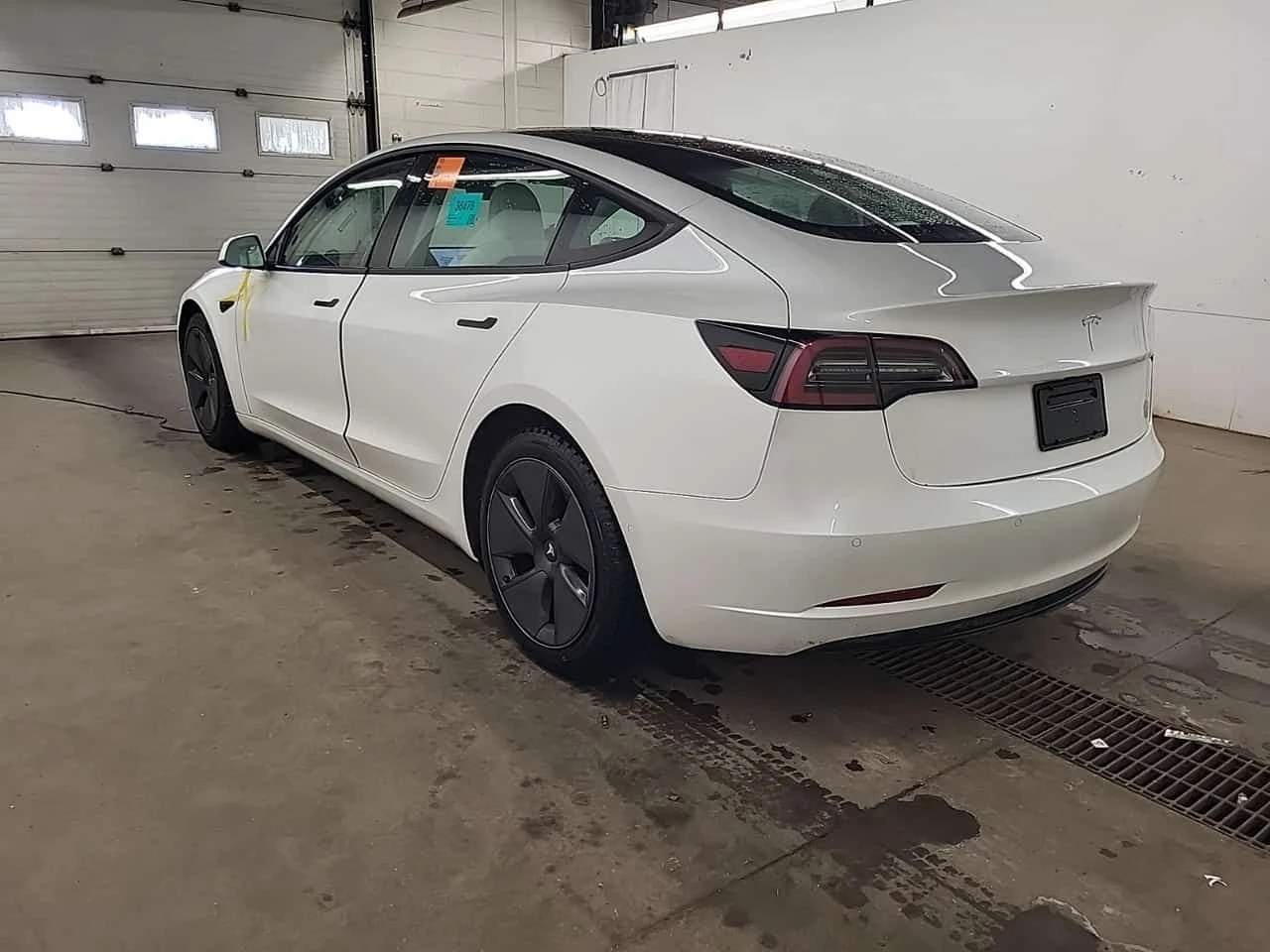 Tesla Model 3 STANDARD RANGE PLUS| 2 КЛЮЧА| CARFAX , снимка 4 - Автомобили и джипове - 54113362